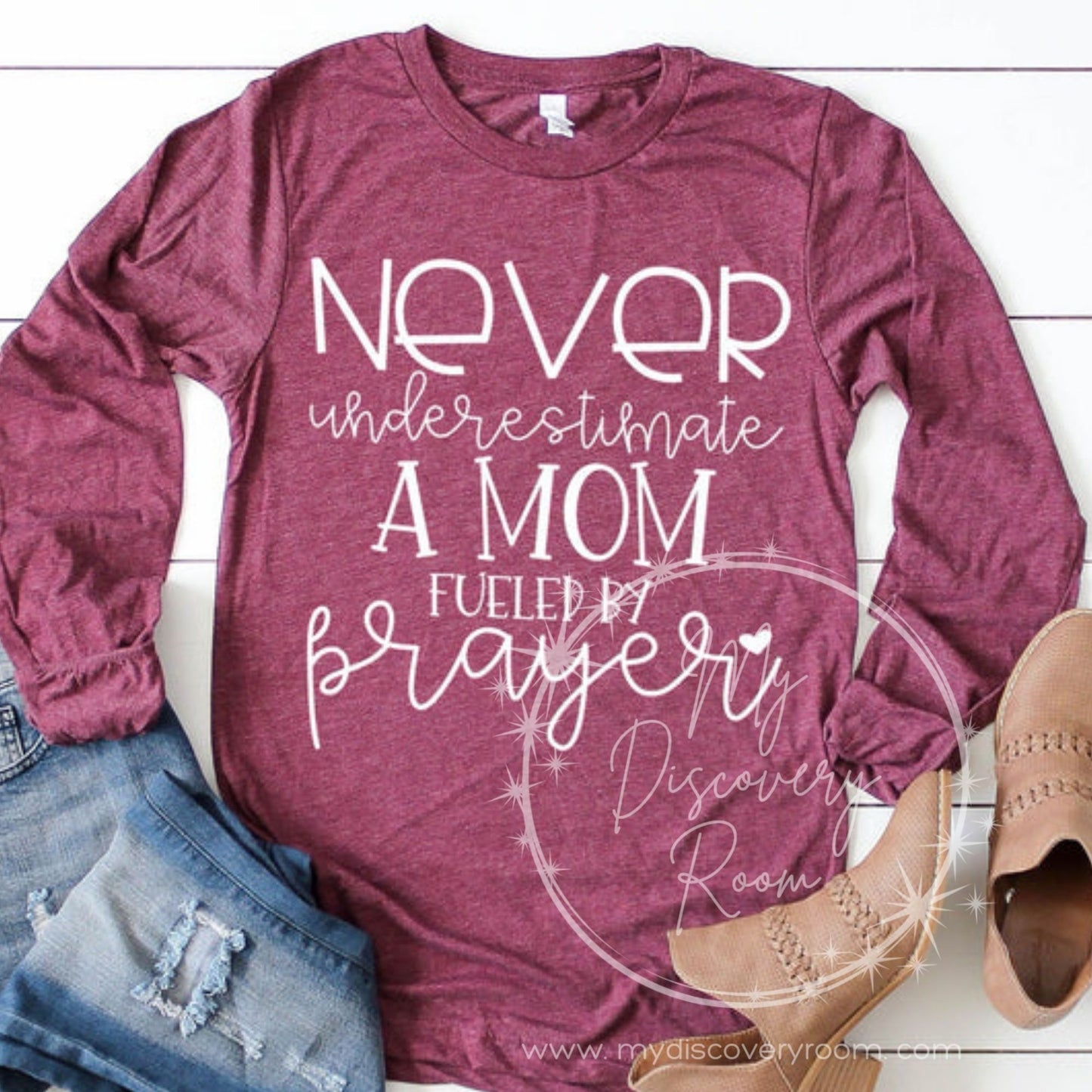 Never Underestimate A Mom Fueled By Prayer Graphic Tee