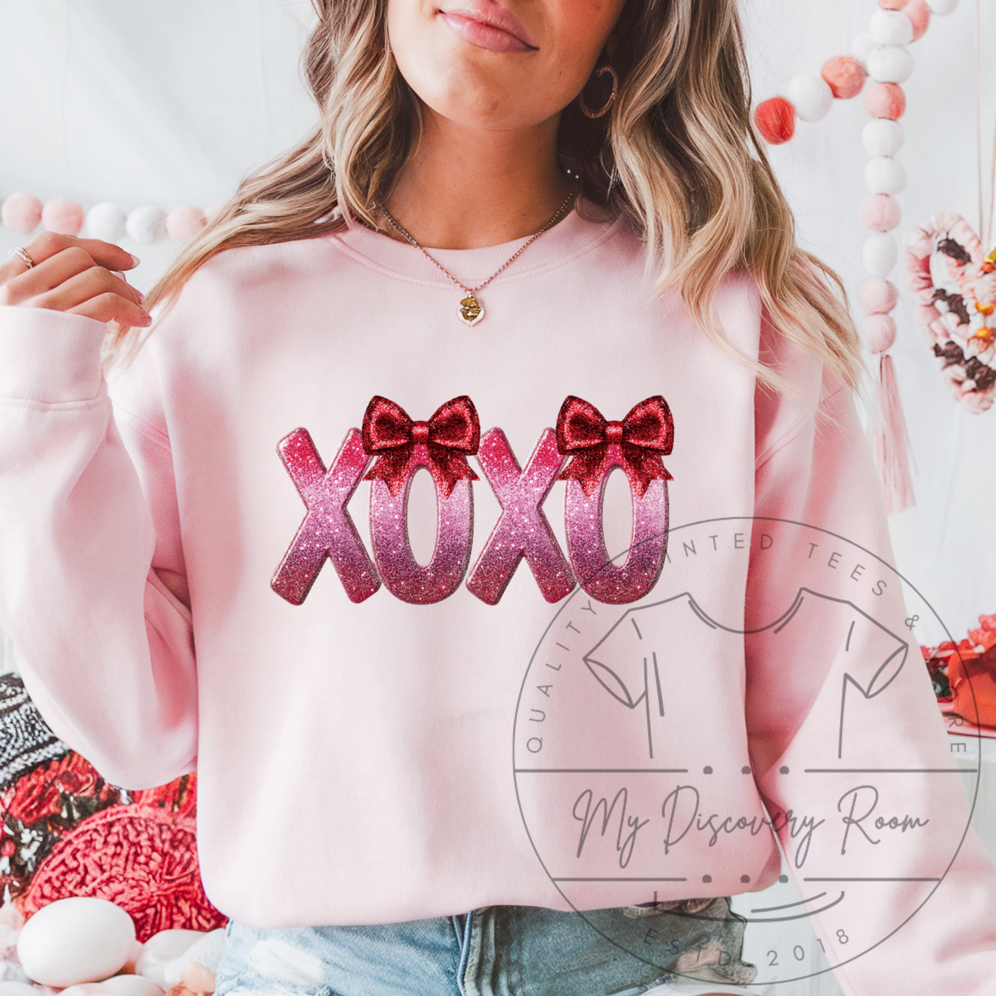 XOXO W/Bows Graphic Tee