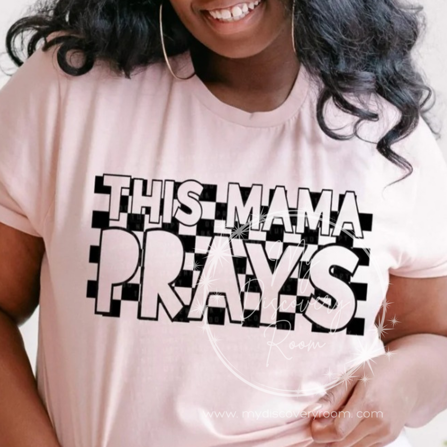 This Mama Prays Graphic Tee